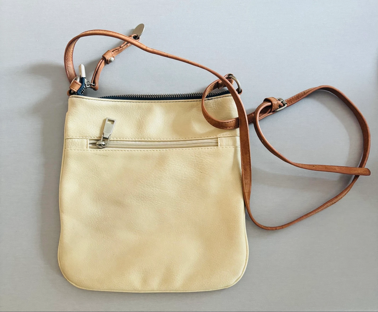 Bolso azul y beige en muy buen estado – photo 2